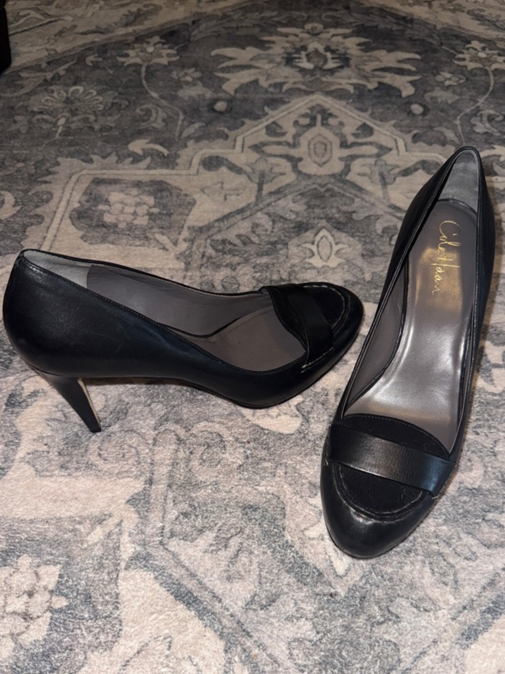 Cole Haan Black Leather Pump featuring Nike Air Technology